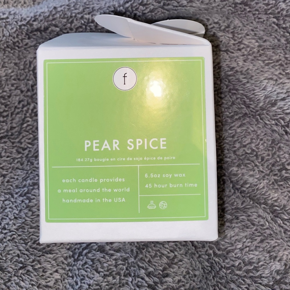 Pear spice candle